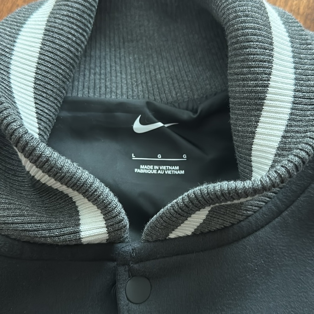 Nike jacket - Picture 3 of 3
